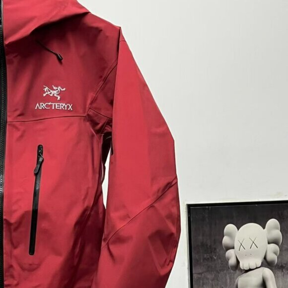 Arc'teryx Alpha SV Jacket | Gore-Tex, Bordeaux Red (SV7), Outdoor/Hiking/Ski - Picture 5 of 8